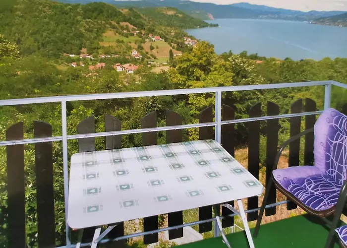 Jaredic - Private Accommodation, Privatni Smestaj *