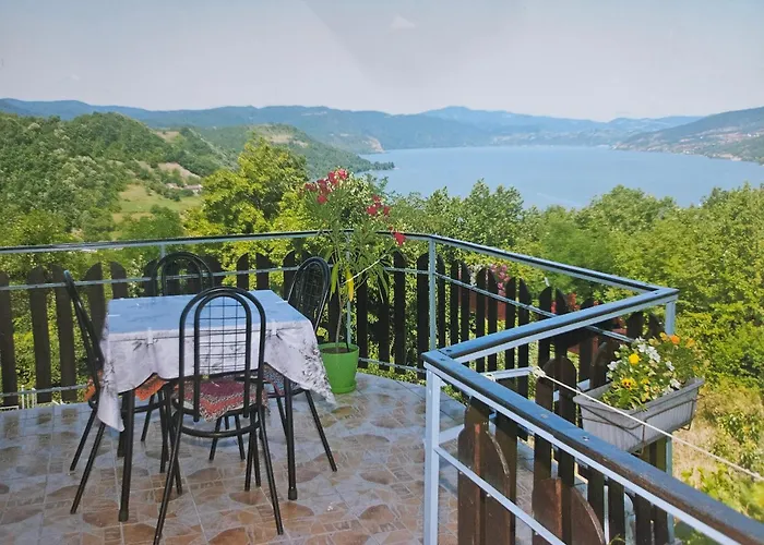 Jaredic - Private Accommodation, Privatni Smestaj