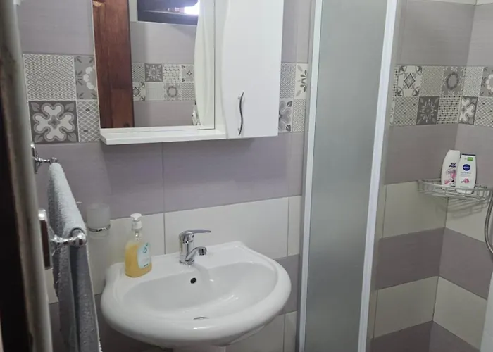 Jaredic - Private Accommodation, Privatni Smestaj Διαμέρισμα