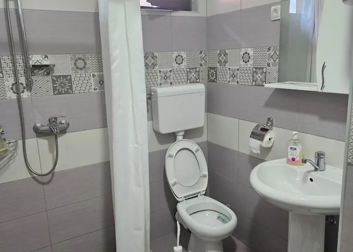 Jaredic - Private Accommodation, Privatni Smestaj